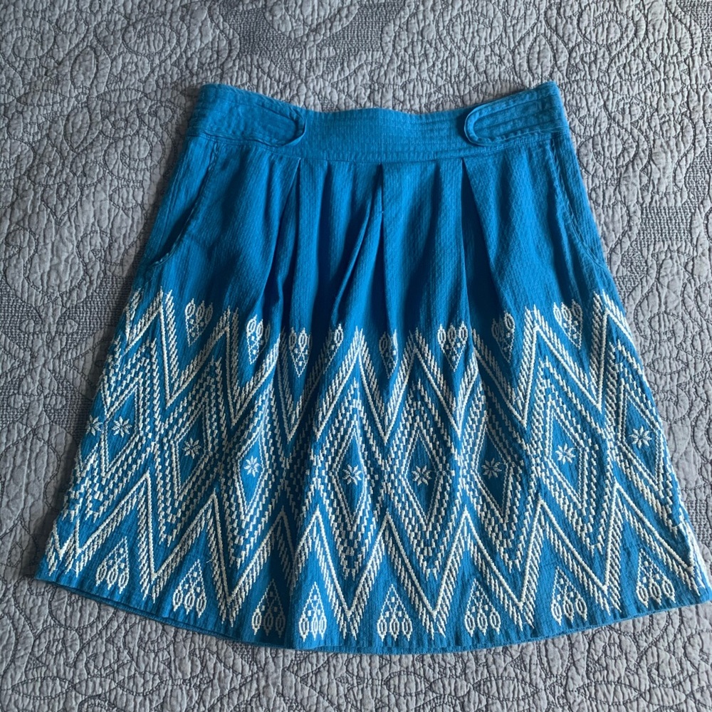 💙 Anthro Floreat Winston embroidered skirt